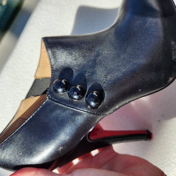 CHRISTIAN LOUBOUTIN 36.5 C'EST MOI BLACK LEATHER BUTTON ANKLE BOOTS - Picture 2 of 13